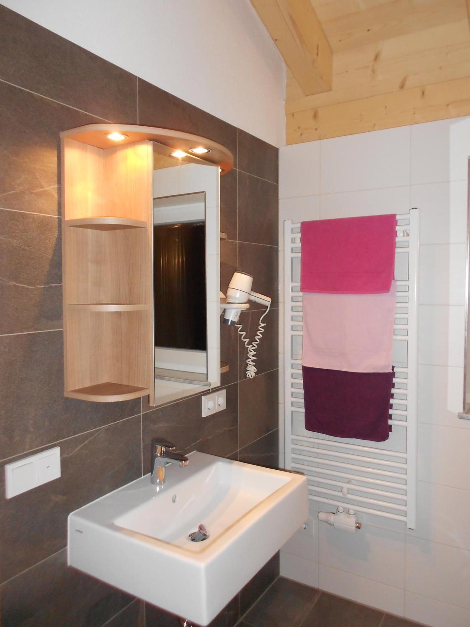 Appartement Haus Petra ลีโอกัง ภายนอก รูปภาพ